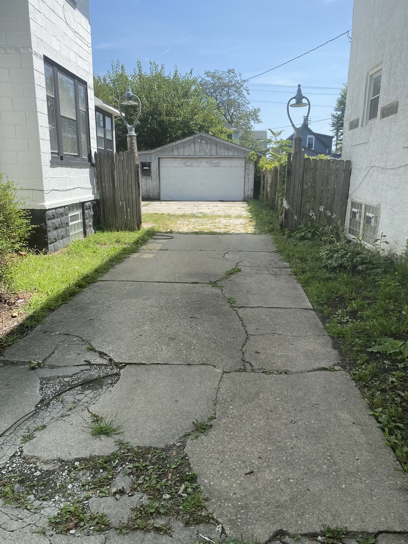 1315 S 7th Avenue Property Photo 3