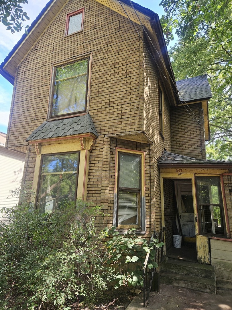 317 Catherine Street Property Photo 1