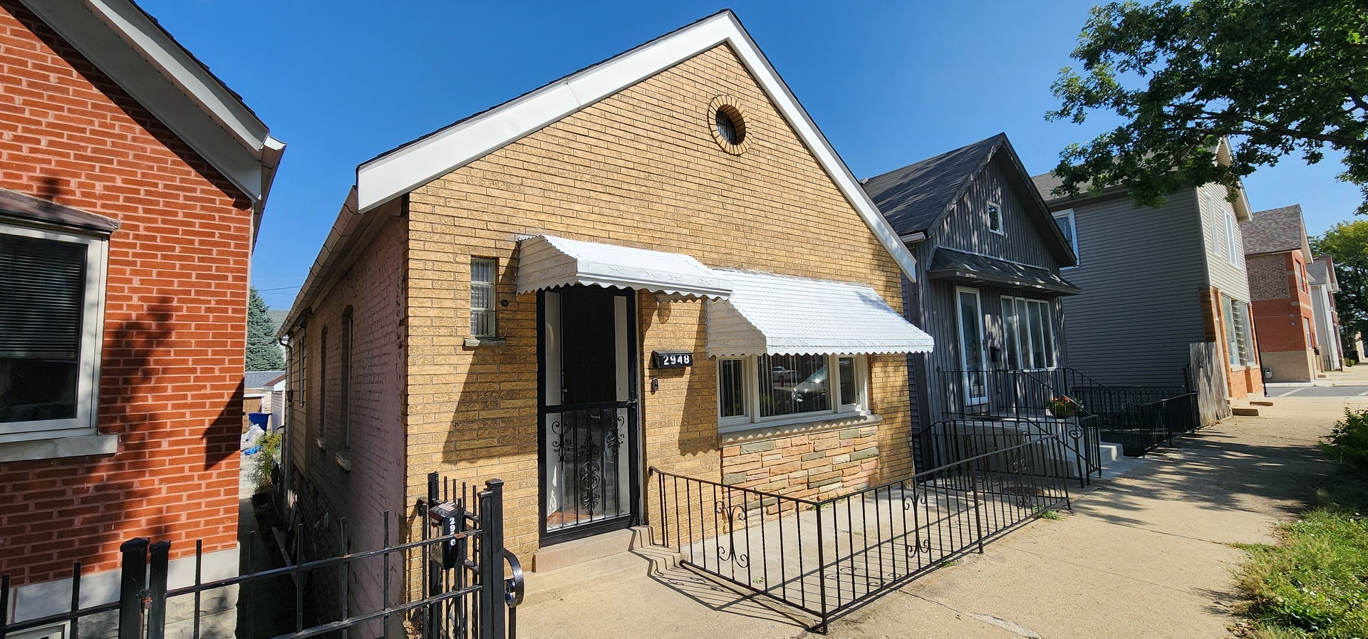 2948 S Lyman Street Property Photo 2