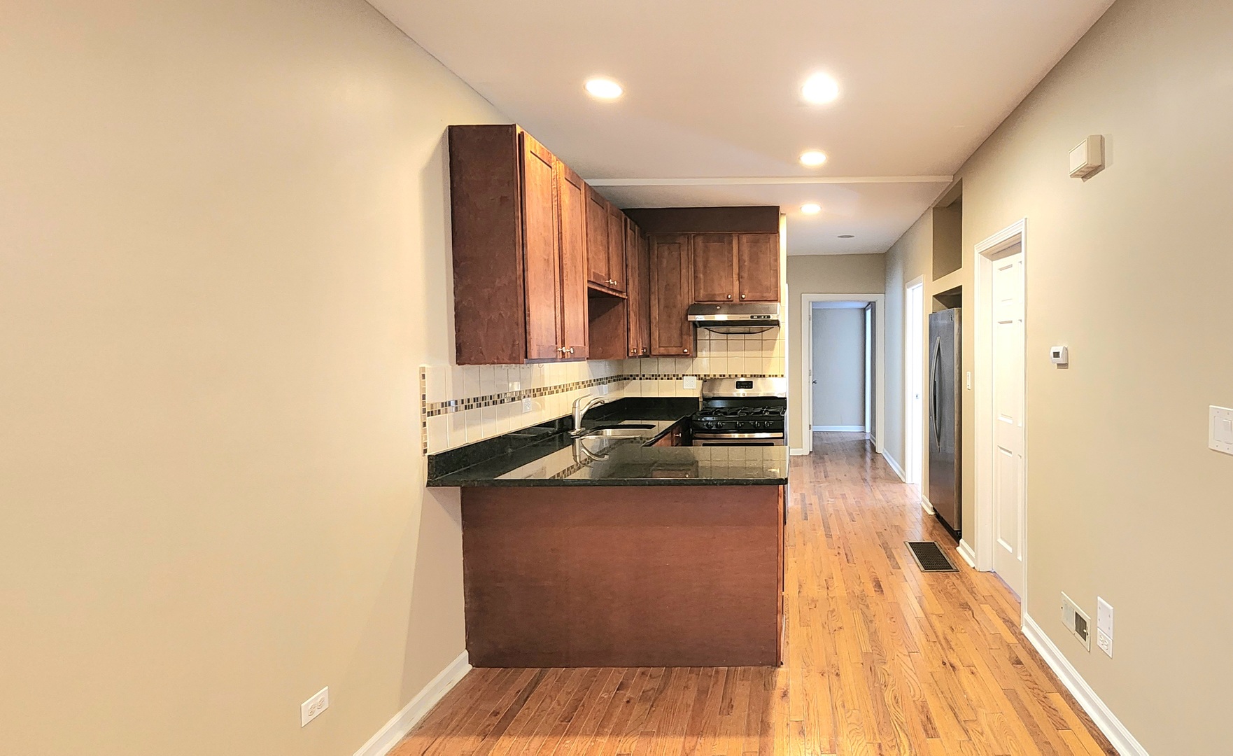 2948 S Lyman Street Property Photo 5