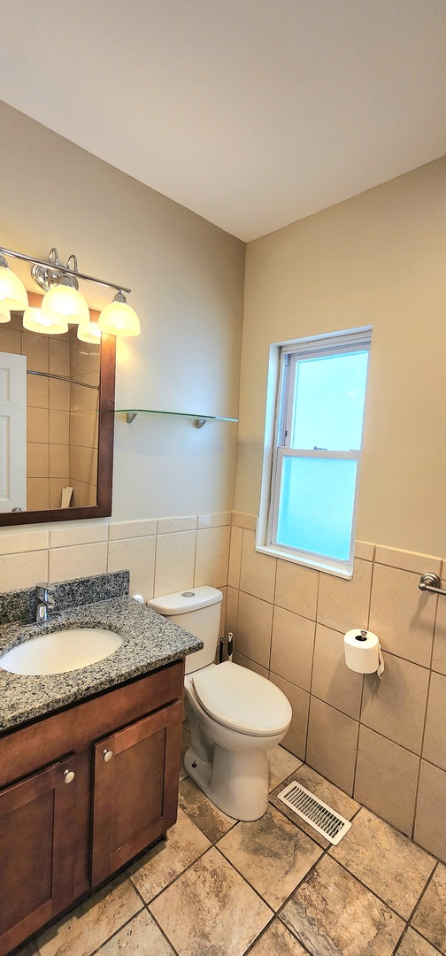 2948 S Lyman Street Property Photo 11