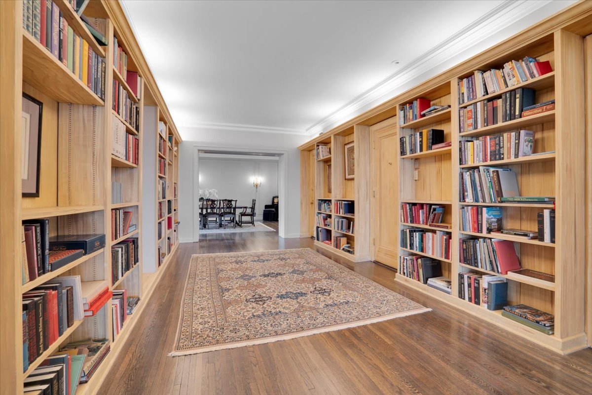 229 E Lake Shore Drive 10e Property Photo 13
