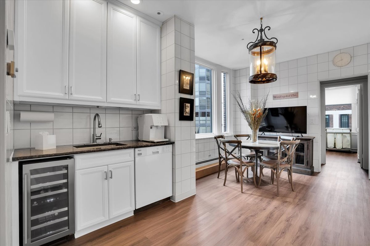 229 E Lake Shore Drive 10e Property Photo 18