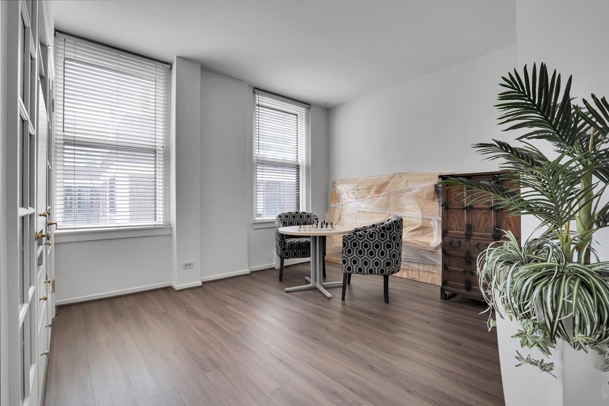 229 E Lake Shore Drive 10e Property Photo 25