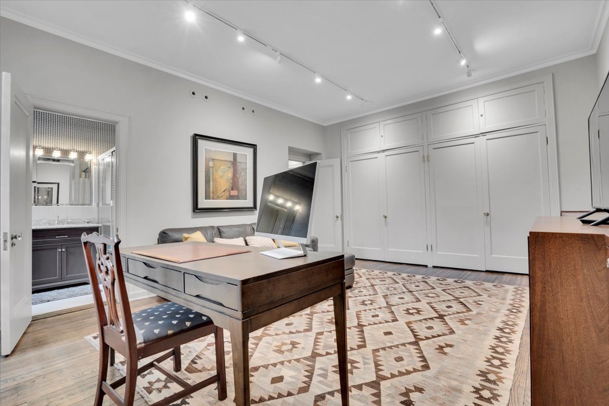 229 E Lake Shore Drive 10e Property Photo 26