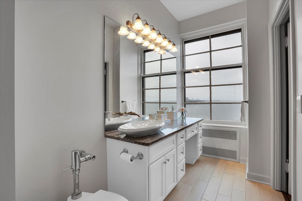 229 E Lake Shore Drive 10e Property Photo 34