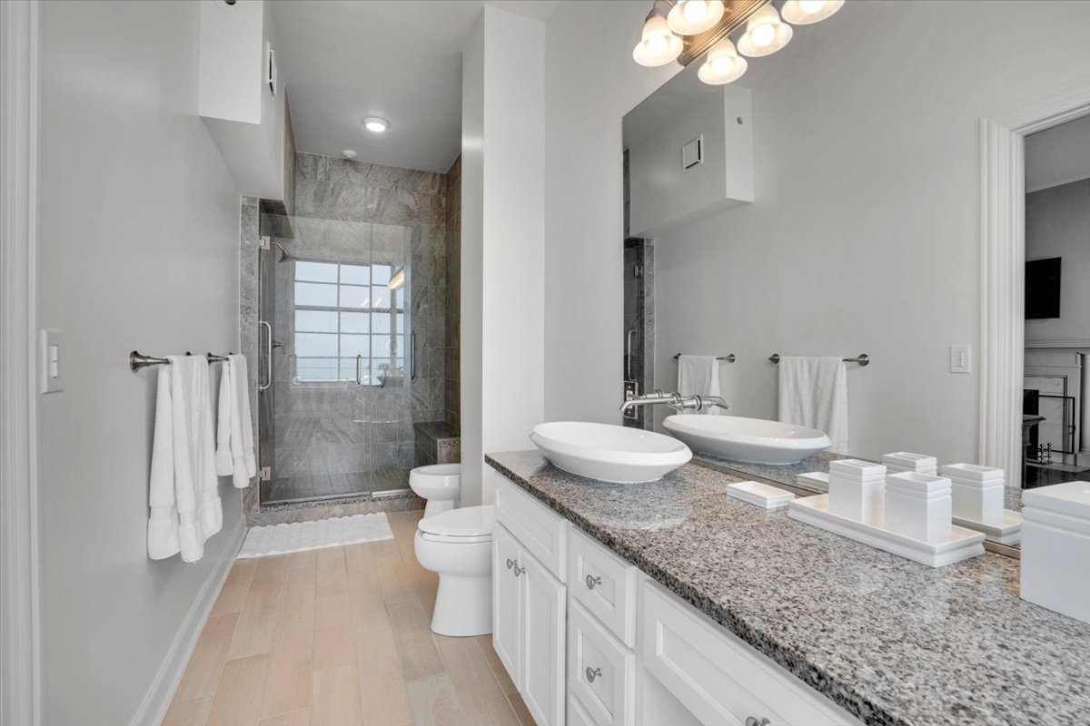 229 E Lake Shore Drive 10e Property Photo 37
