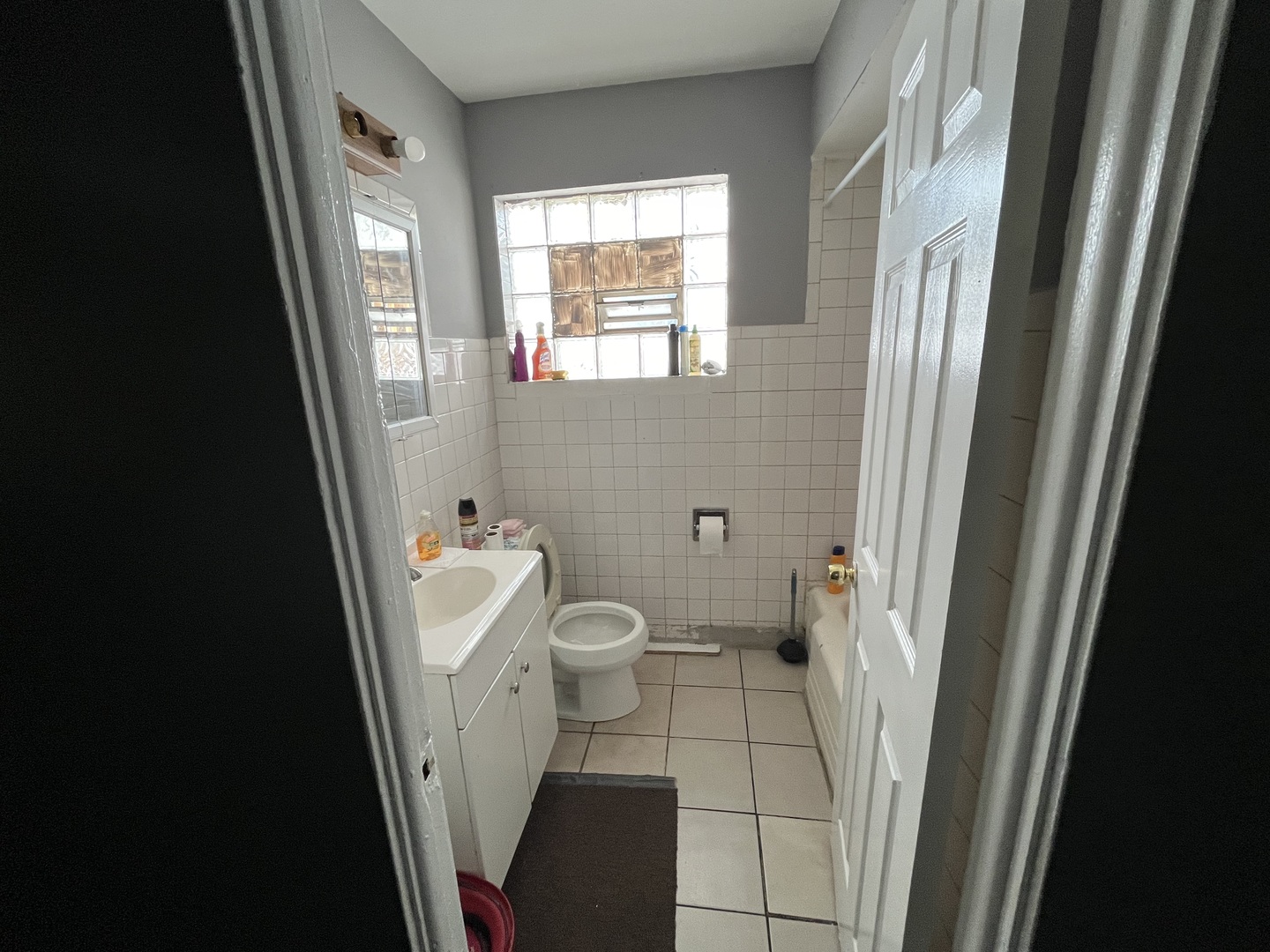 6951 S Hermitage Avenue Property Photo 8