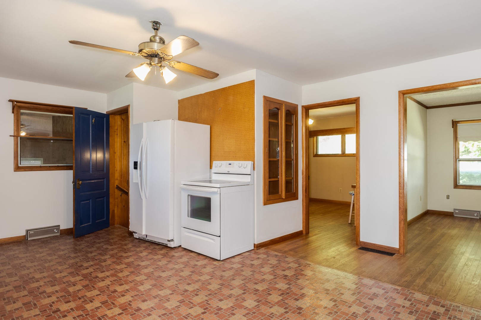 214 E Van Alstyne Street Property Photo 10