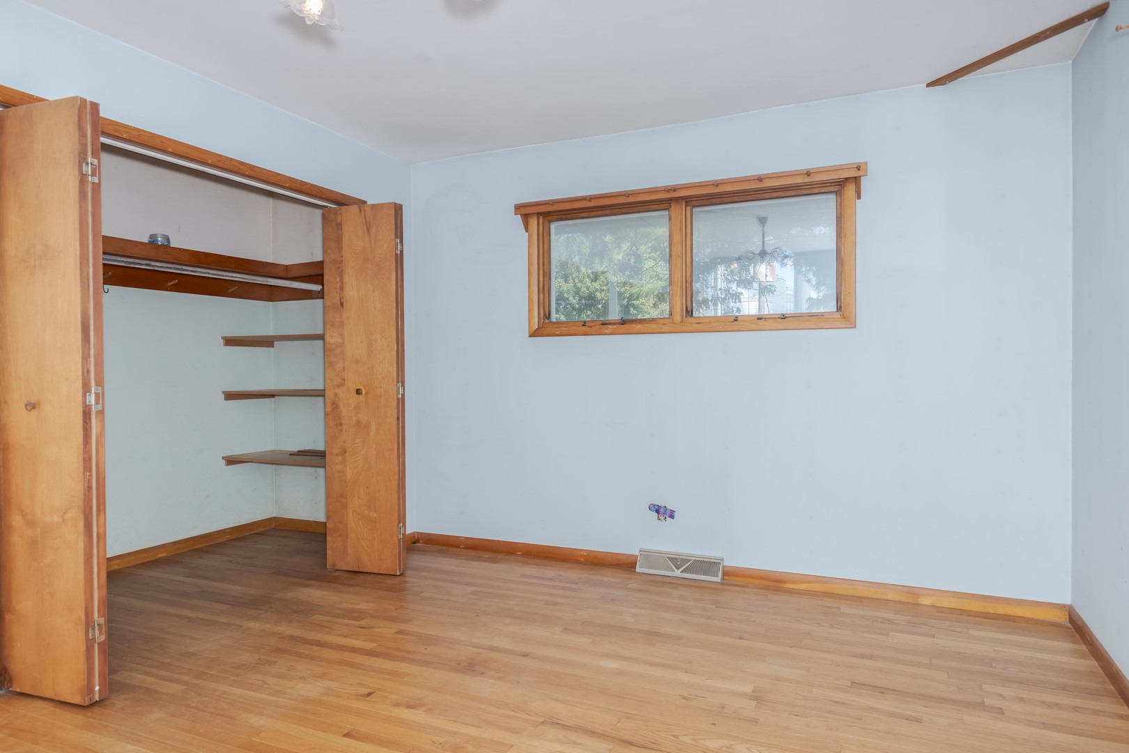 214 E Van Alstyne Street Property Photo 16