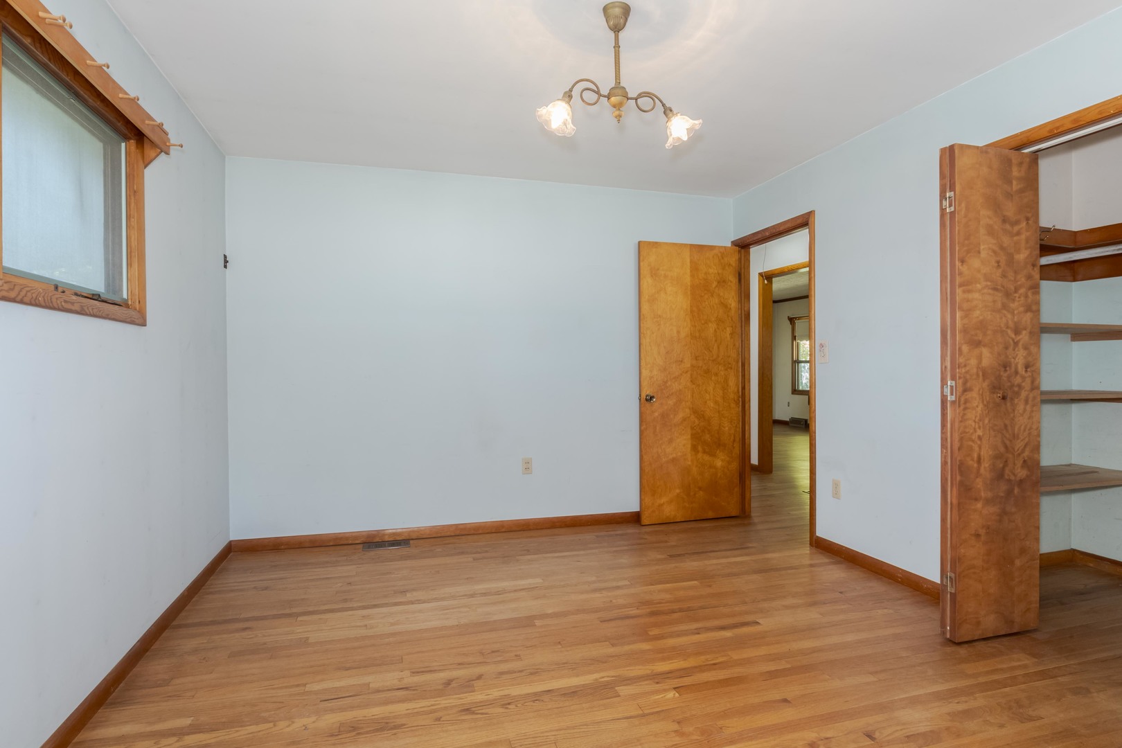 214 E Van Alstyne Street Property Photo 17