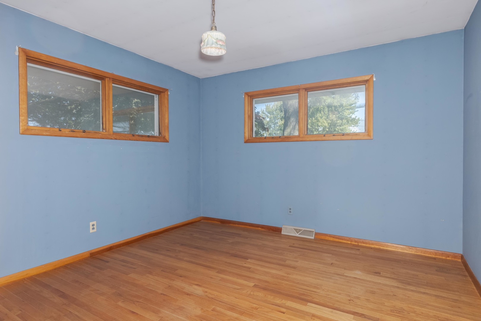 214 E Van Alstyne Street Property Photo 18