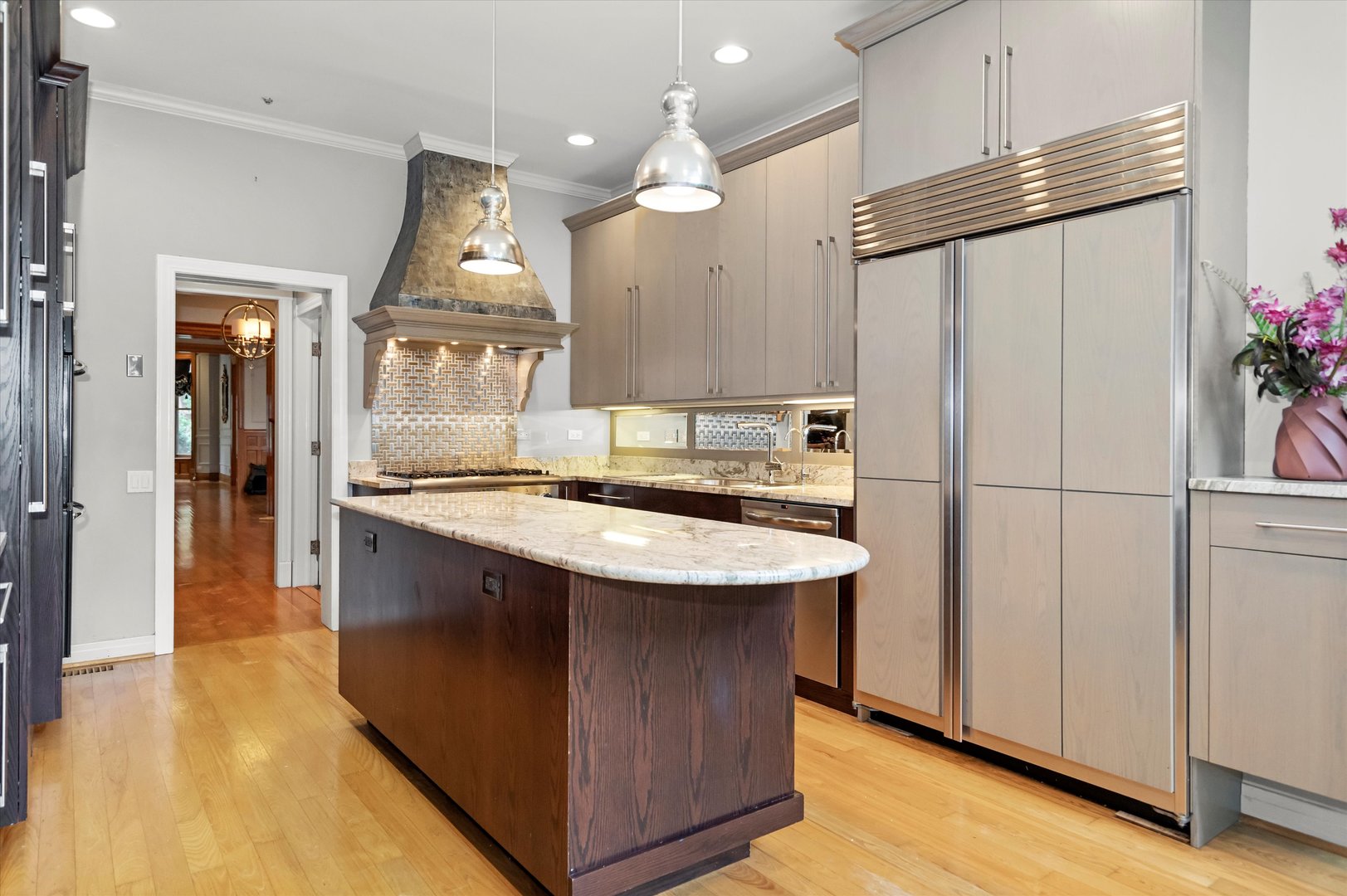 52 E Cedar Street Property Photo 3
