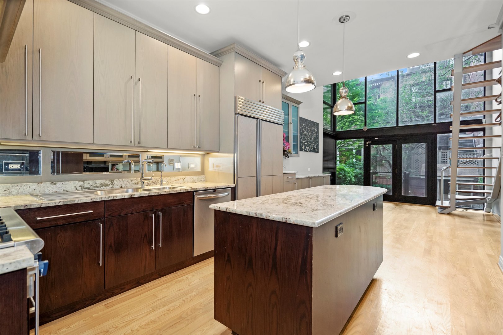 52 E Cedar Street Property Photo 8