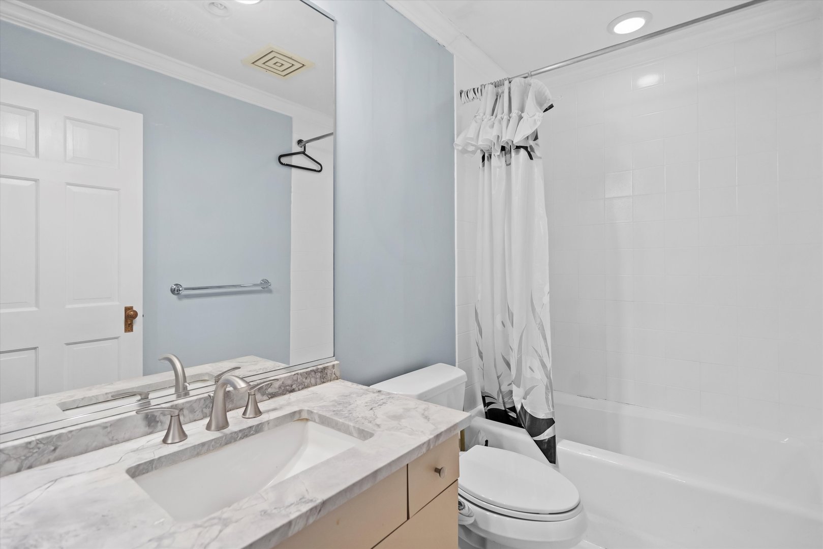 52 E Cedar Street Property Photo 33