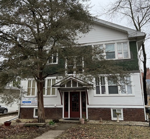 1008 S Busey Avenue Property Photo 1