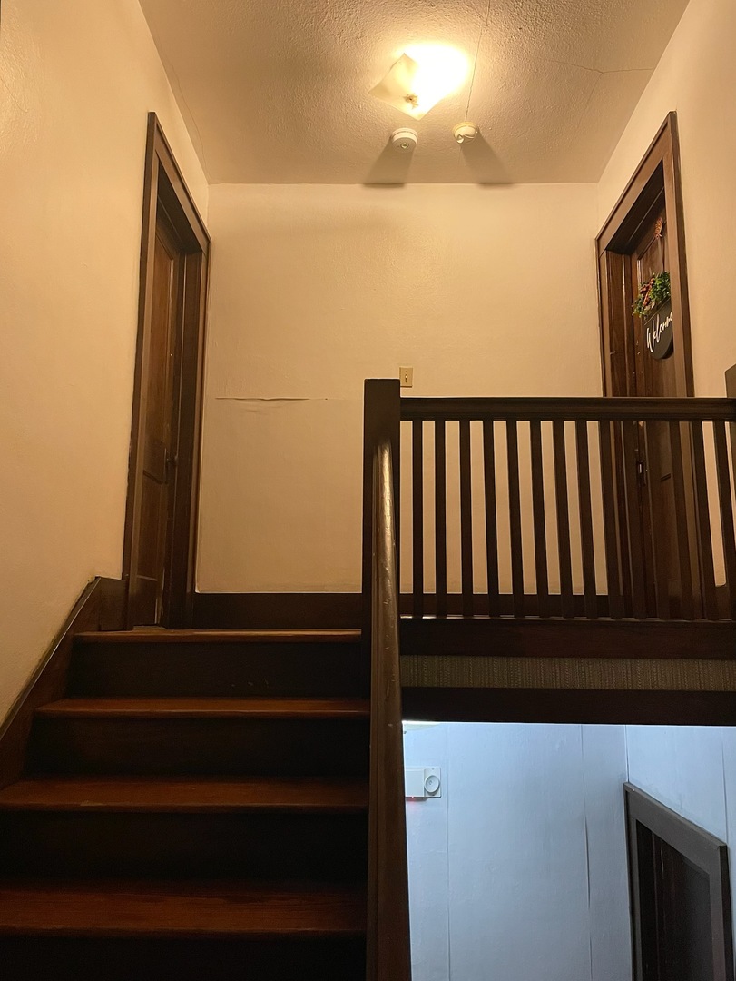 1008 S Busey Avenue Property Photo 9
