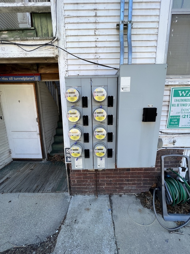 1008 S Busey Avenue Property Photo 15