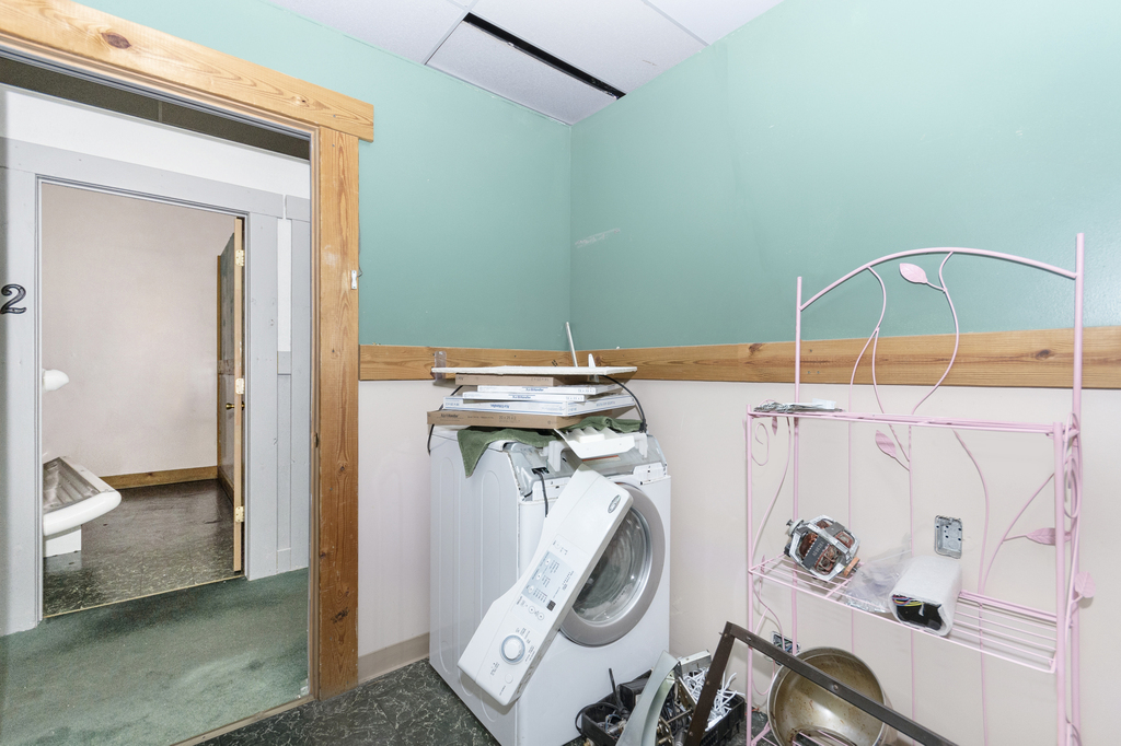 13612 Cicero Avenue Property Photo 9