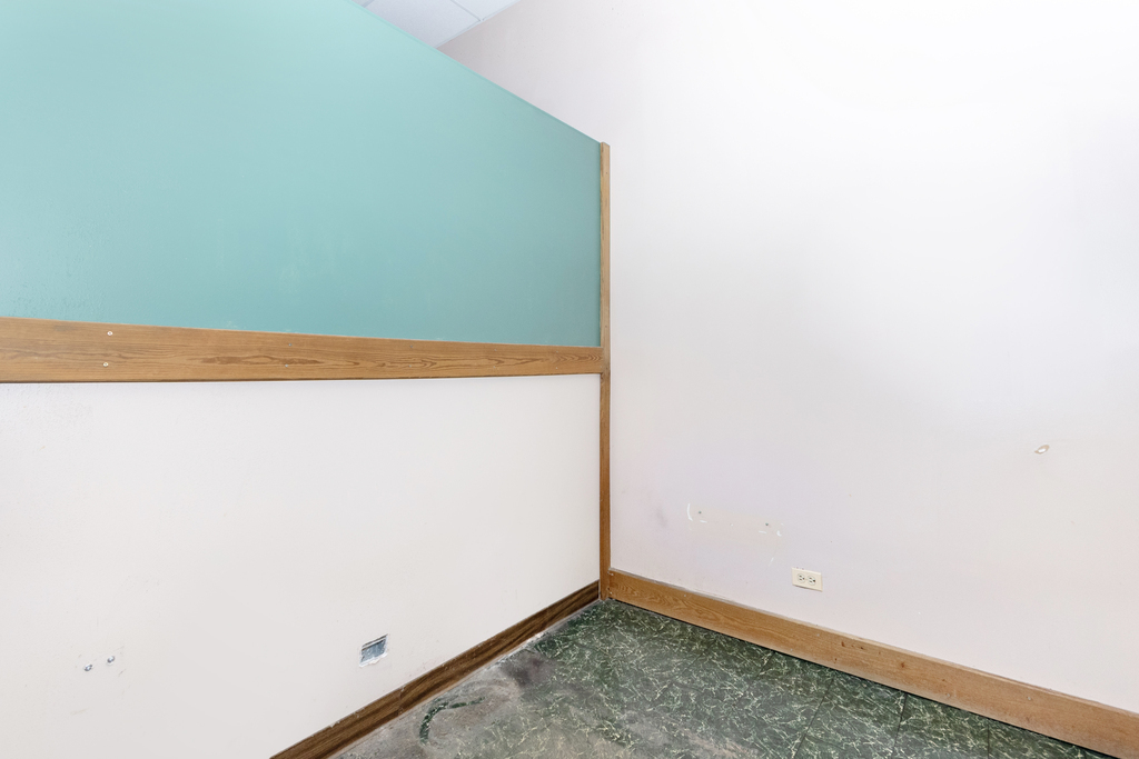 13612 Cicero Avenue Property Photo 21