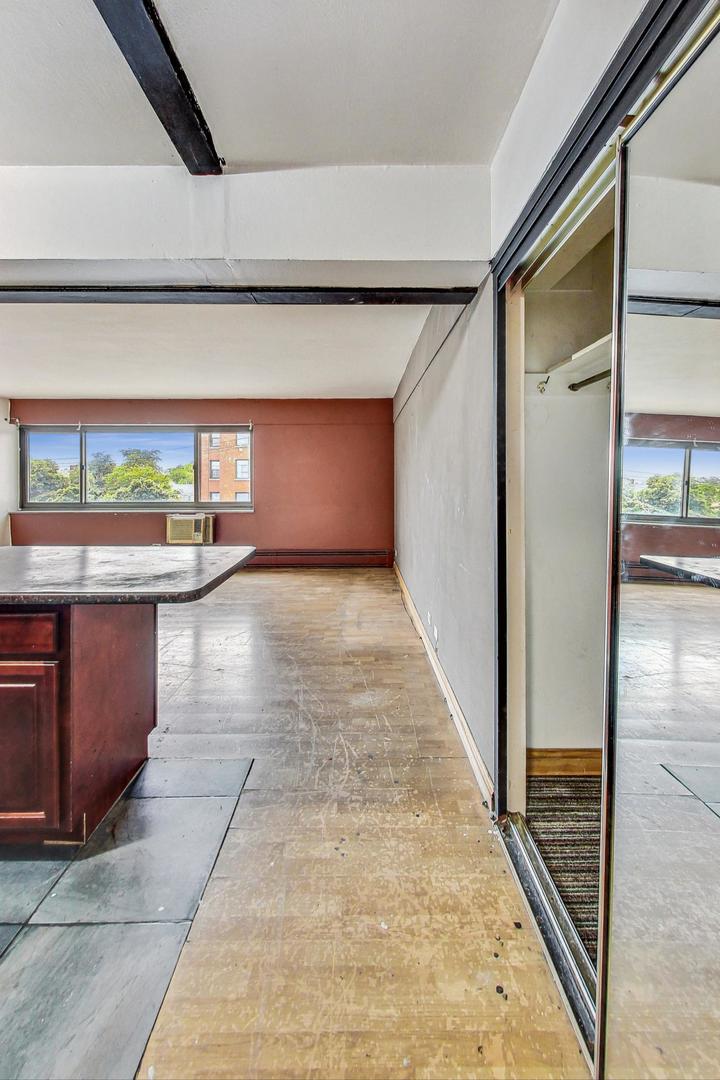 7337 S South Shore Drive 430 Property Photo 4