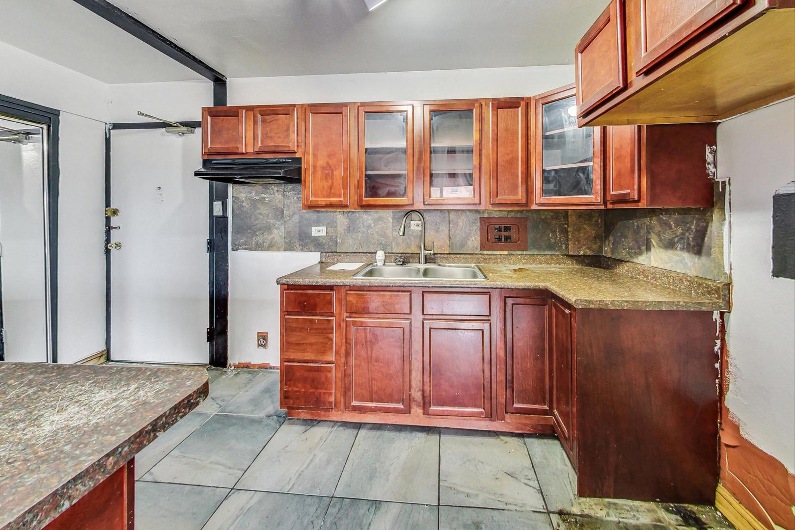 7337 S South Shore Drive 430 Property Photo 10