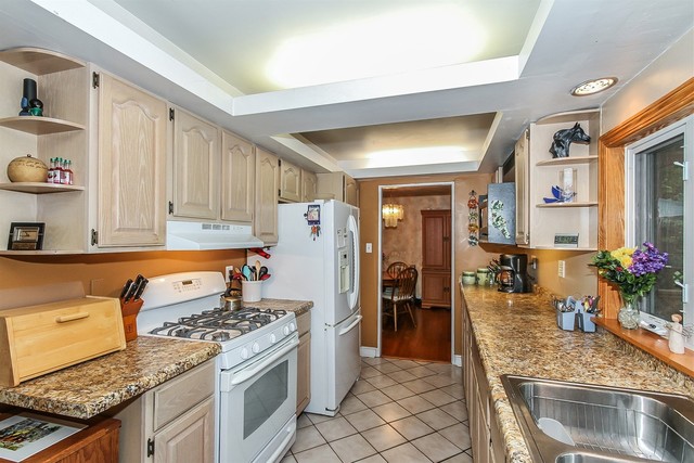 702 S Rohlwing Road Property Photo 6