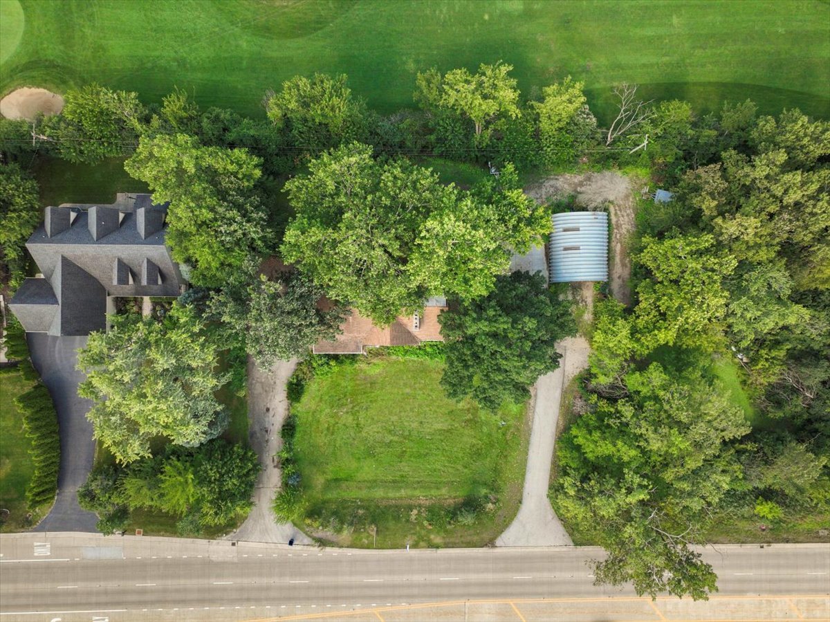 702 S Rohlwing Road Property Photo 18