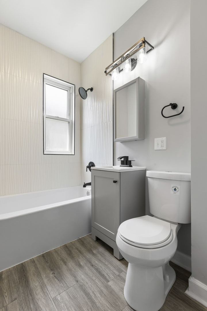 9214 S Woodlawn Avenue Property Photo 15
