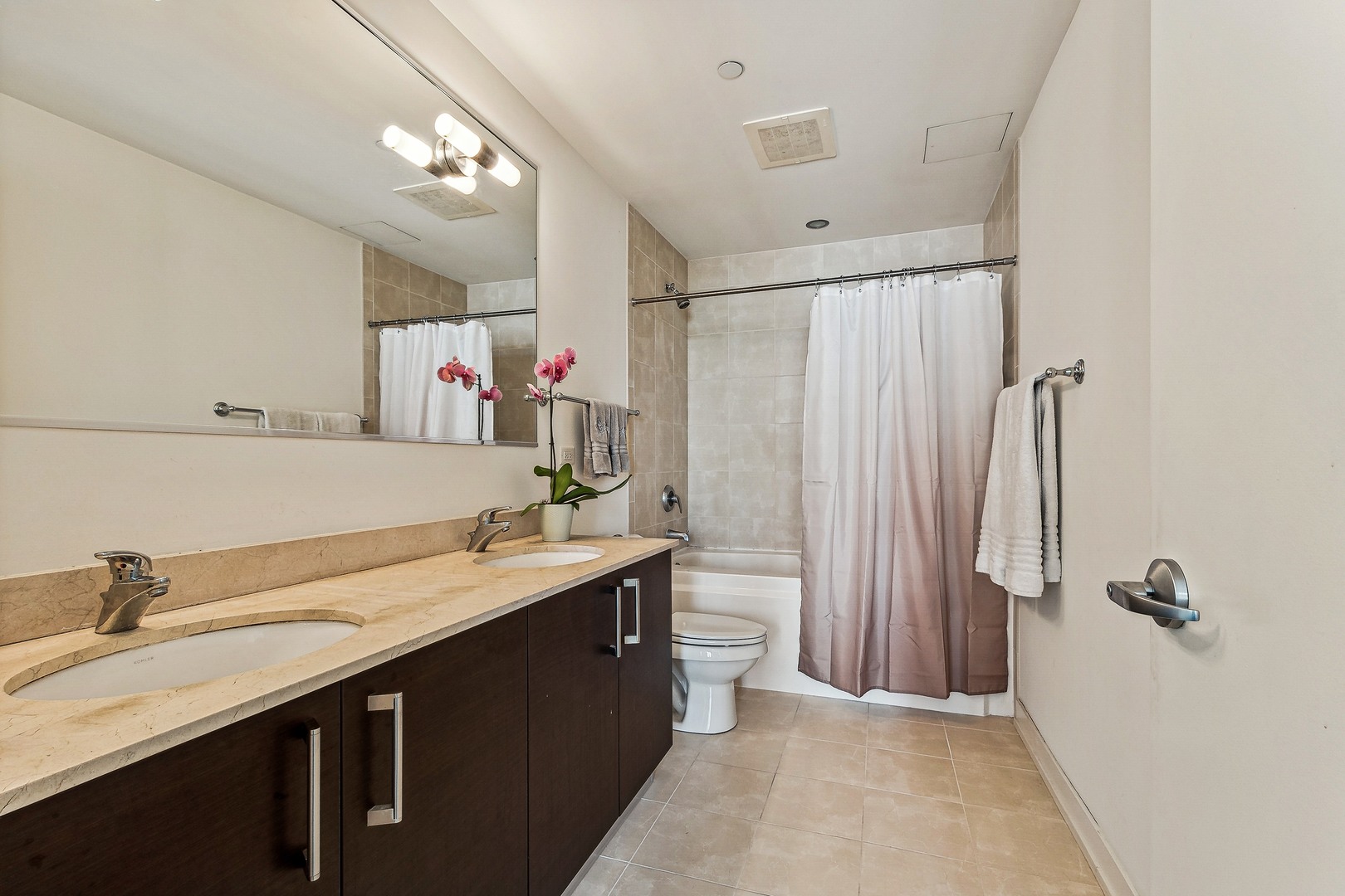 1570 Elmwood Avenue 1010 Property Photo 8