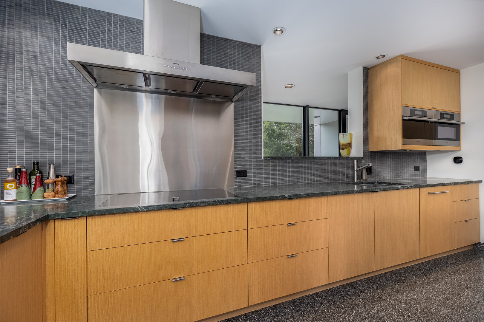 12 Gunia Avenue Property Photo 34