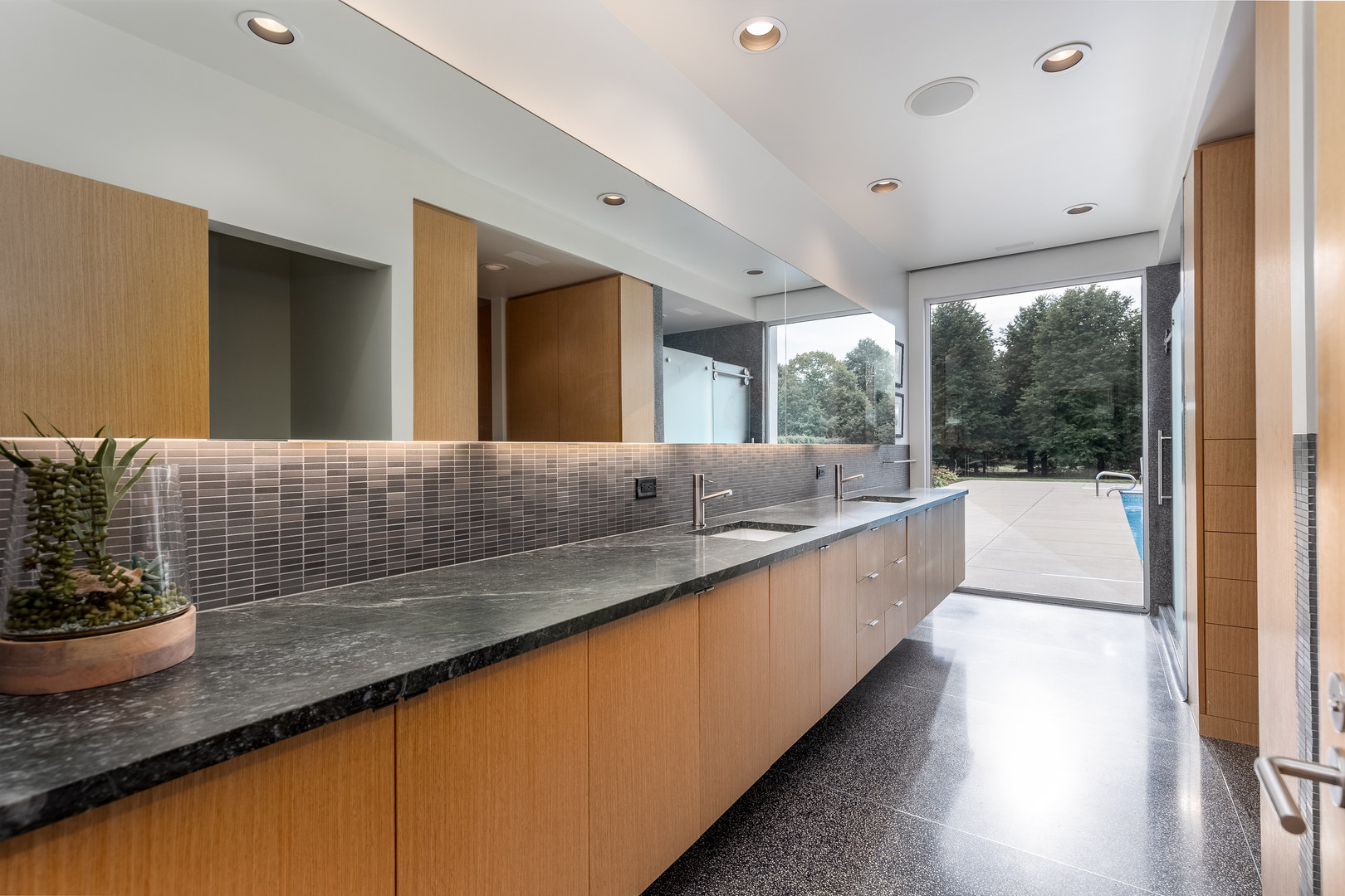 12 Gunia Avenue Property Photo 40