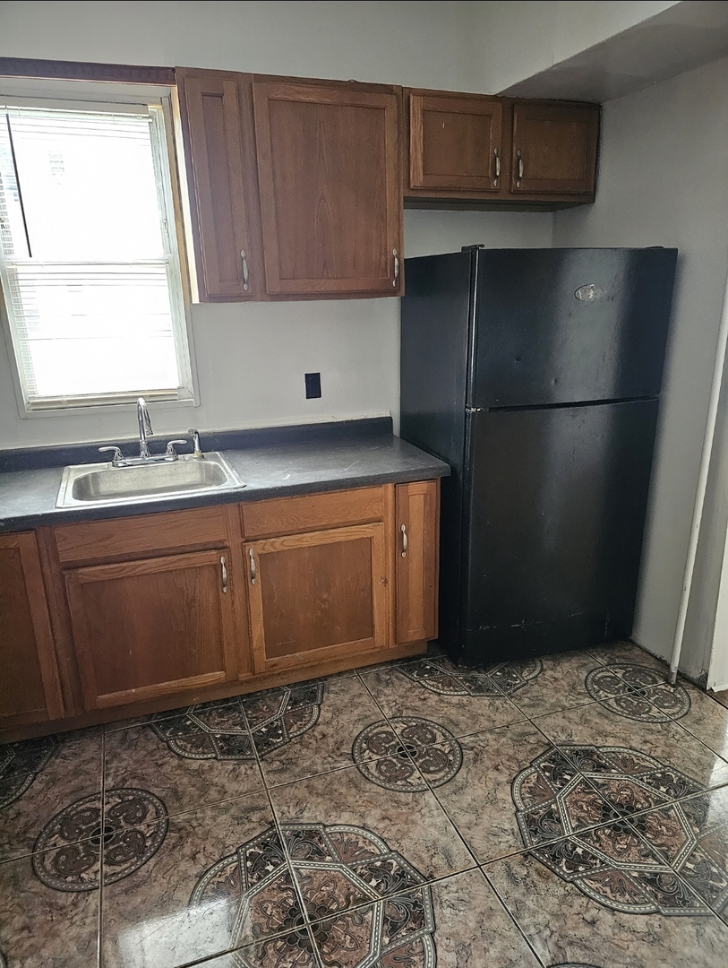 7245 S Green Street Property Photo 8