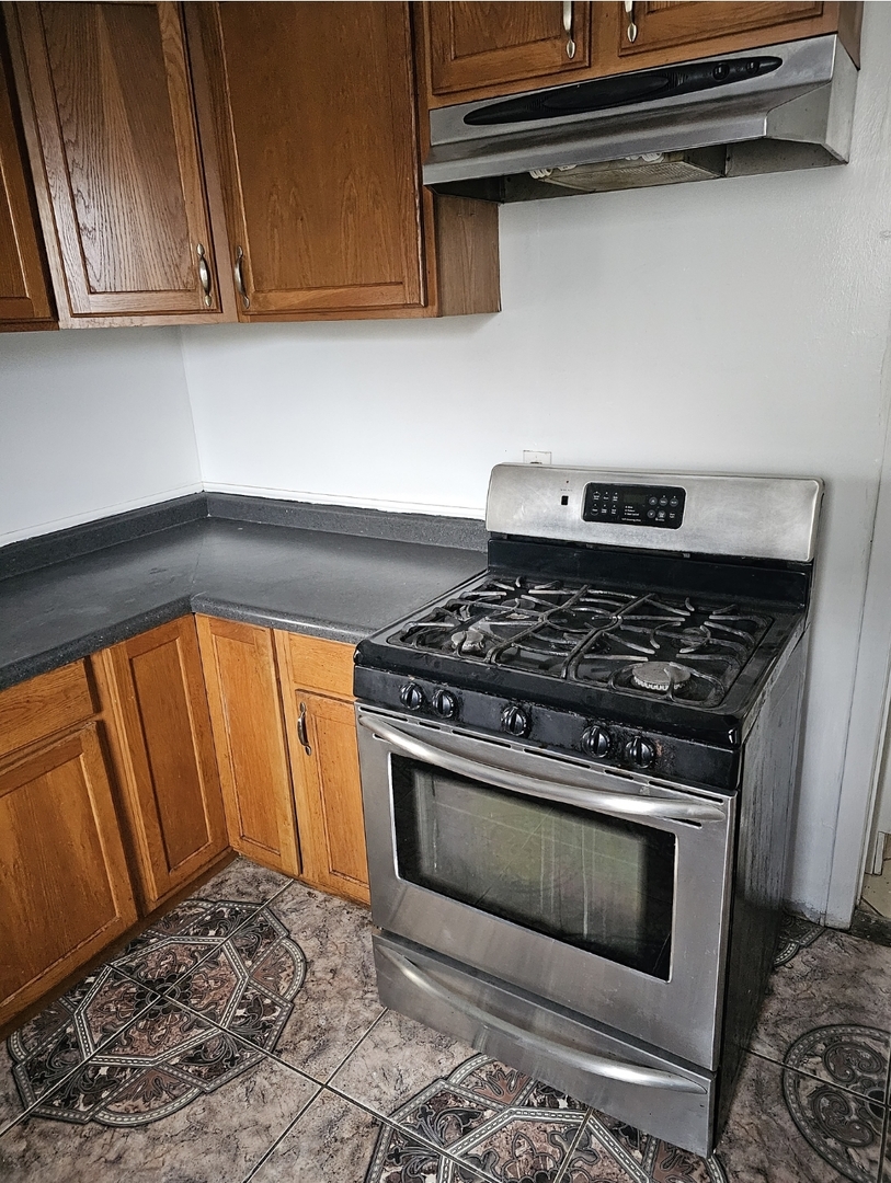 7245 S Green Street Property Photo 9