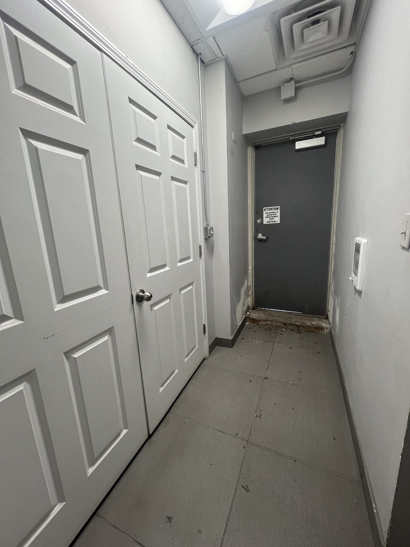 906 W Belmont Avenue Property Photo 15