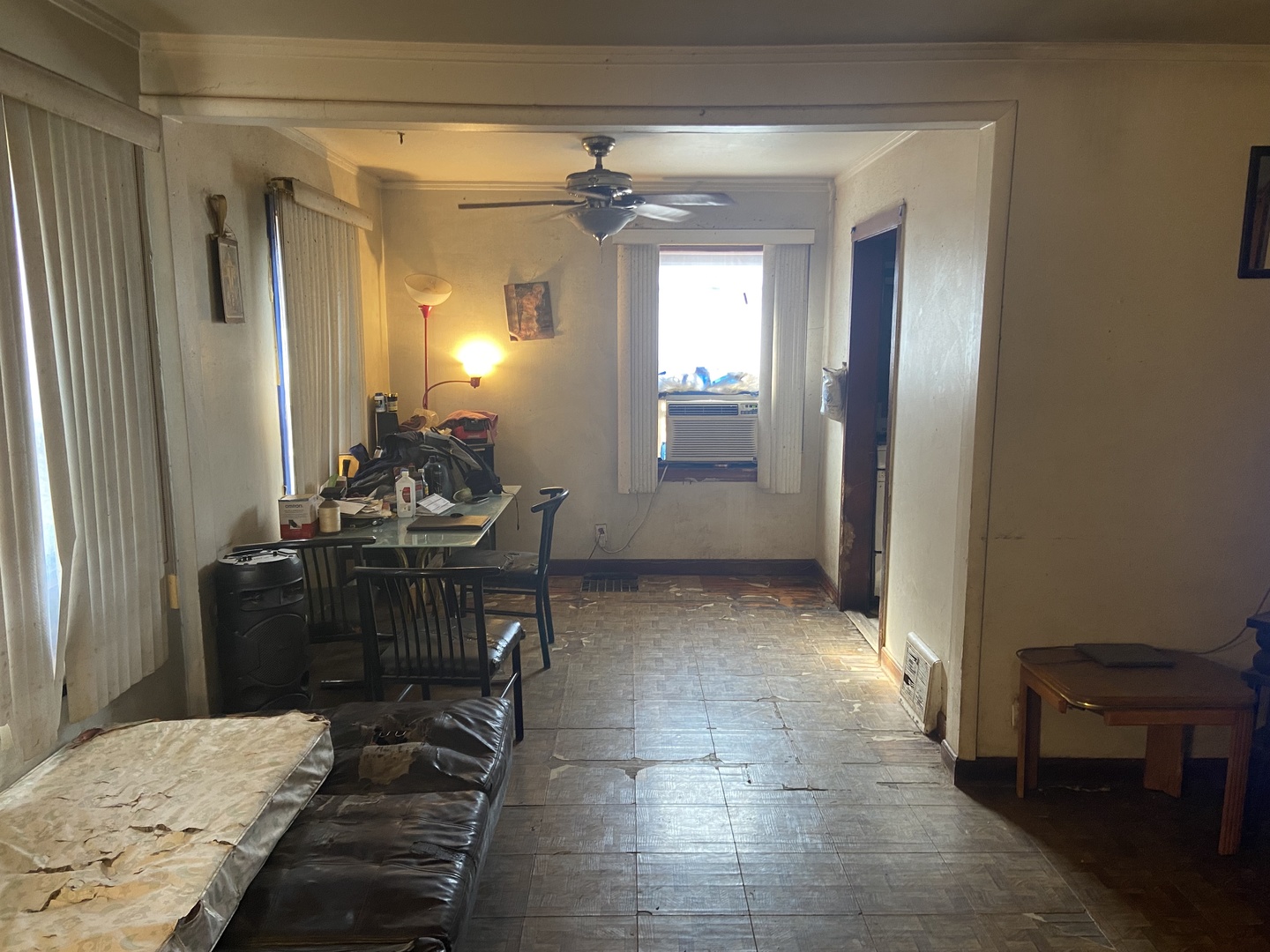 7314 S Whipple Street Property Photo 3