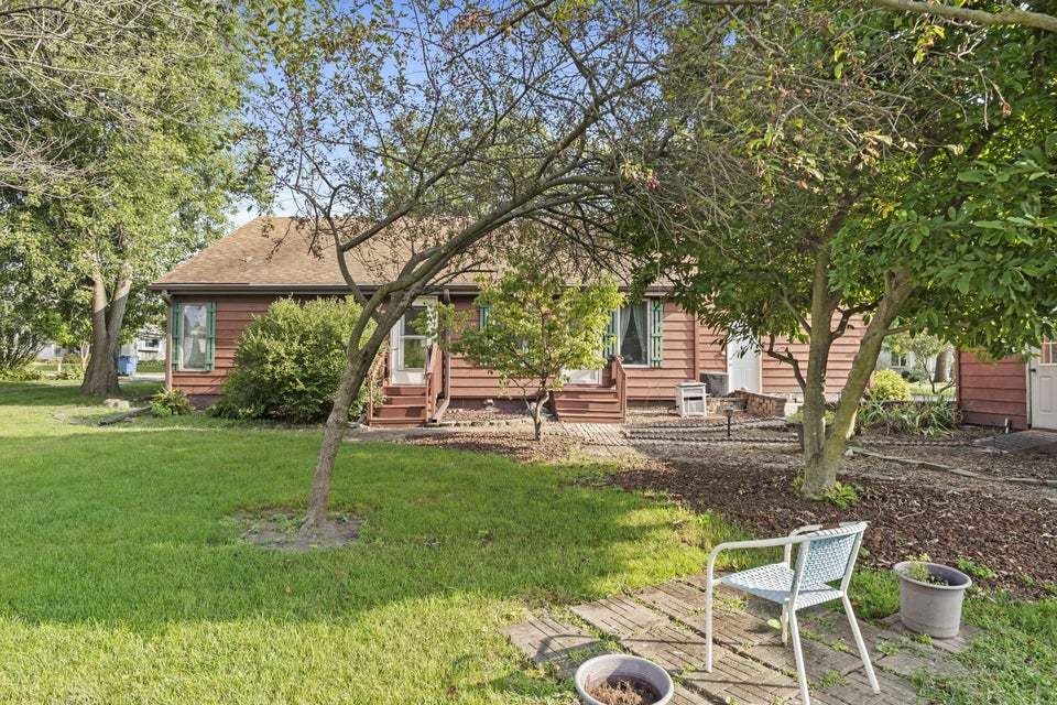 420 E Main Street Property Photo 4