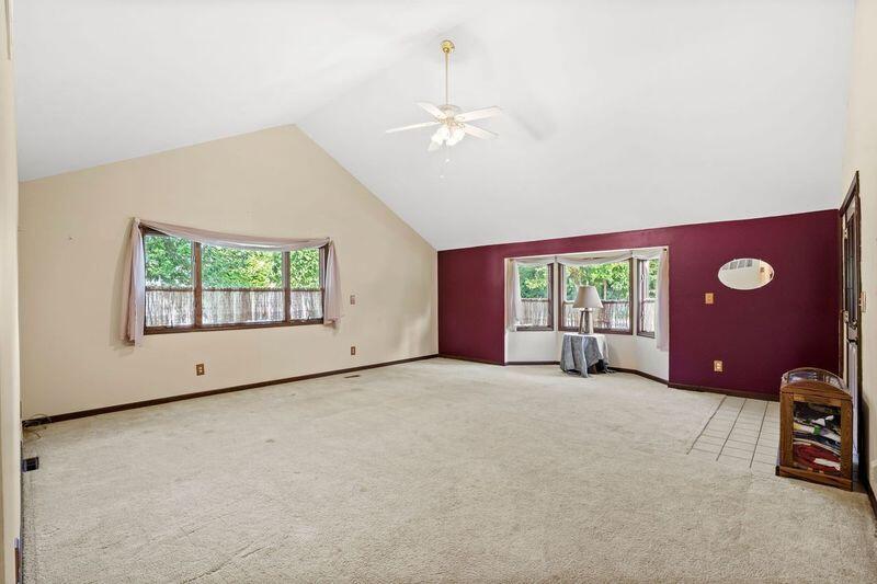 420 E Main Street Property Photo 17