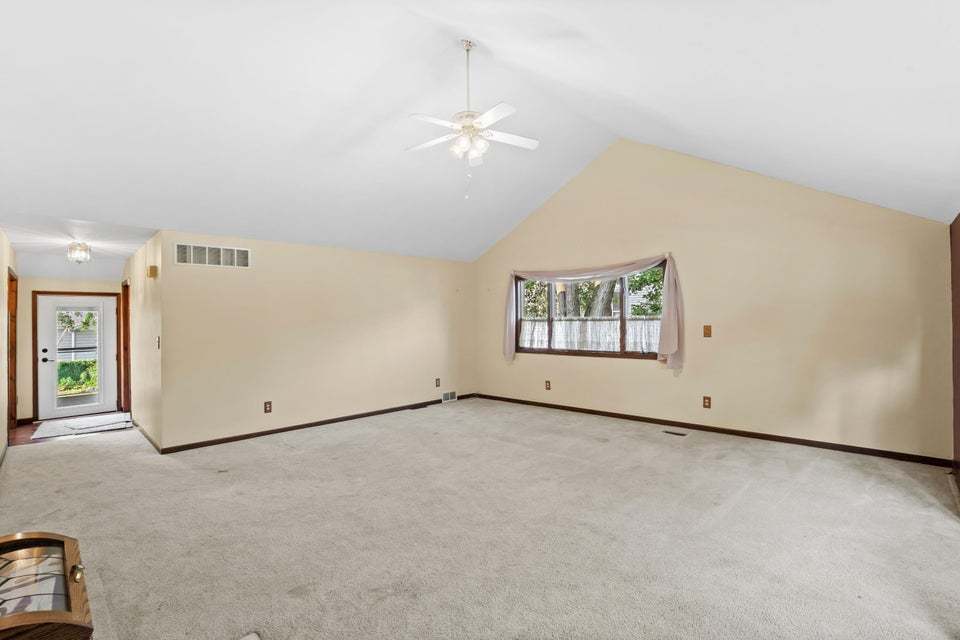 420 E Main Street Property Photo 19