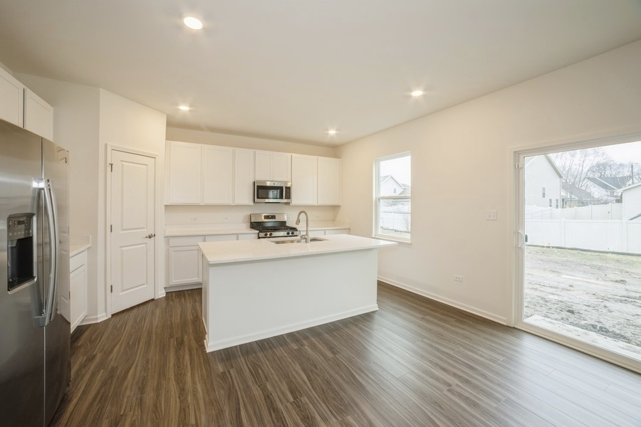630 S Joliet Street Property Photo 6