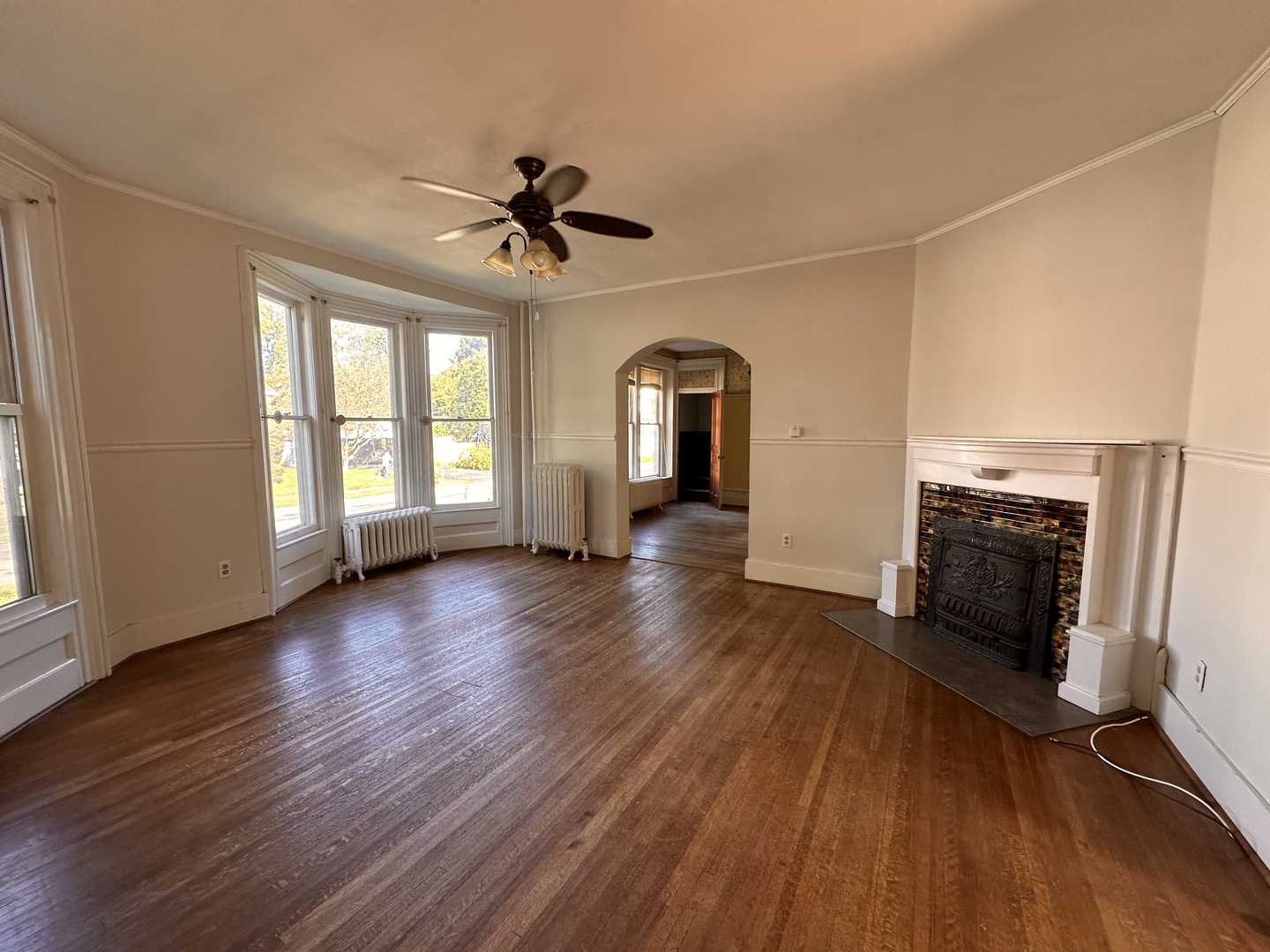 220 W Green Street Property Photo 4