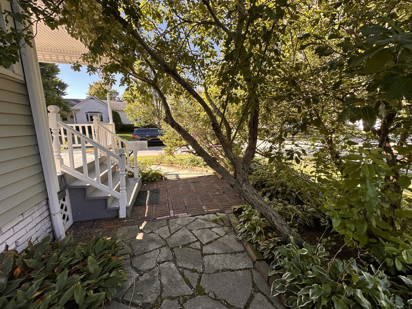 220 W Green Street Property Photo 16