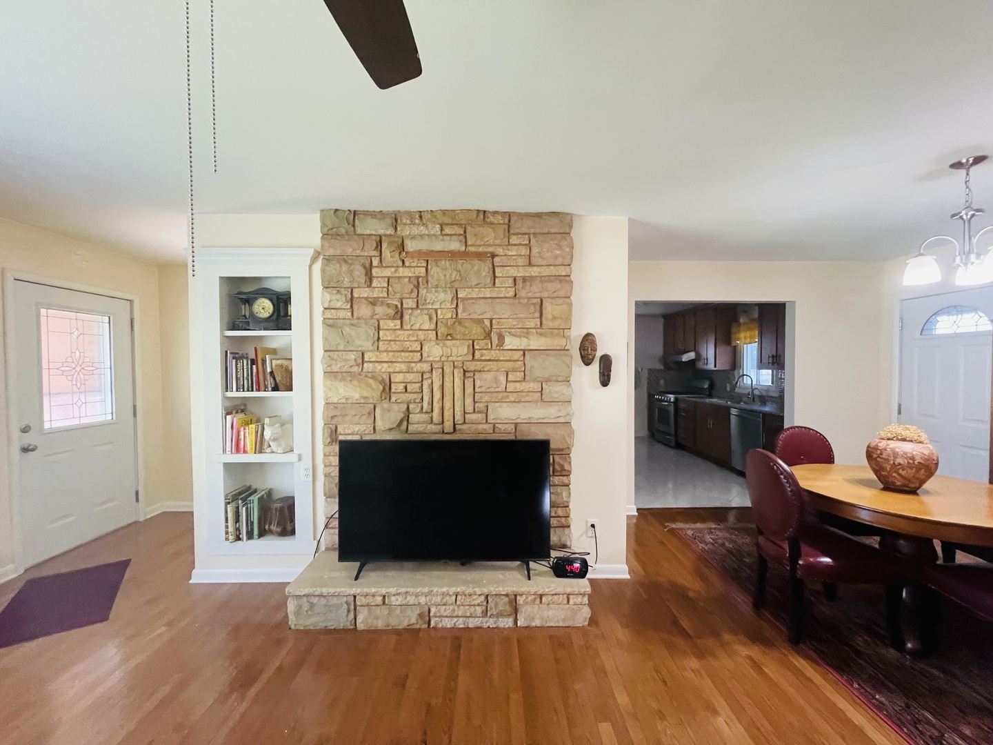 1007 W Bridge Street Property Photo 6