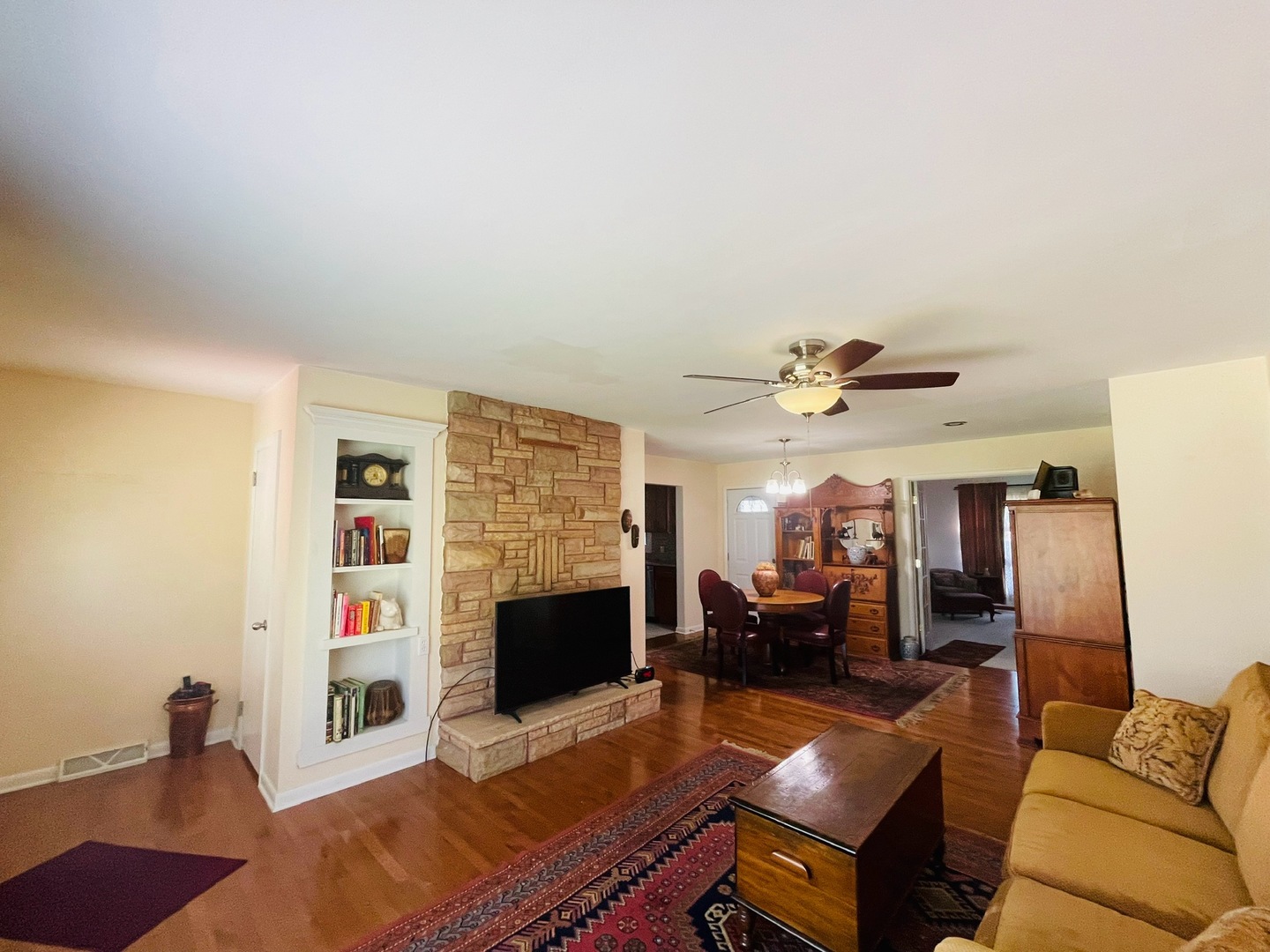 1007 W Bridge Street Property Photo 7
