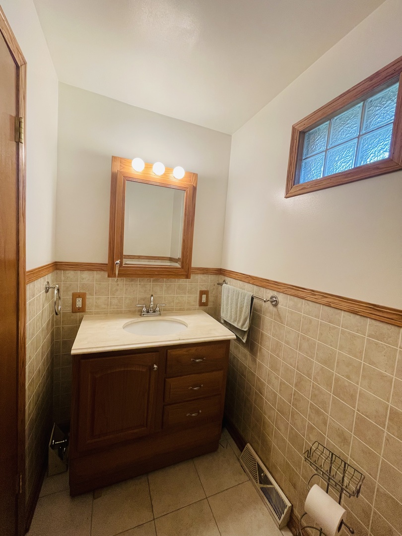 1007 W Bridge Street Property Photo 15