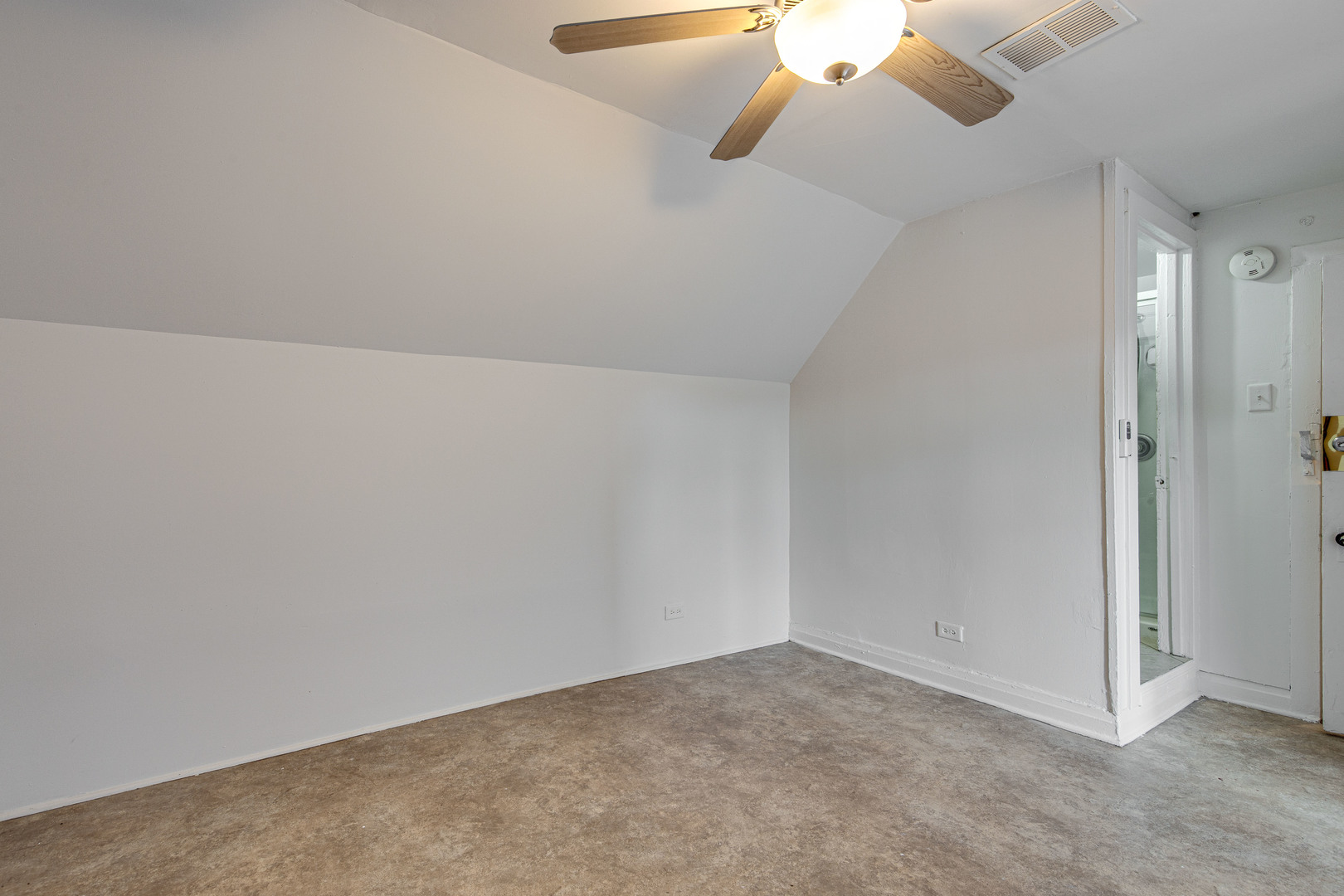 3916 N Ashland Avenue Property Photo 13