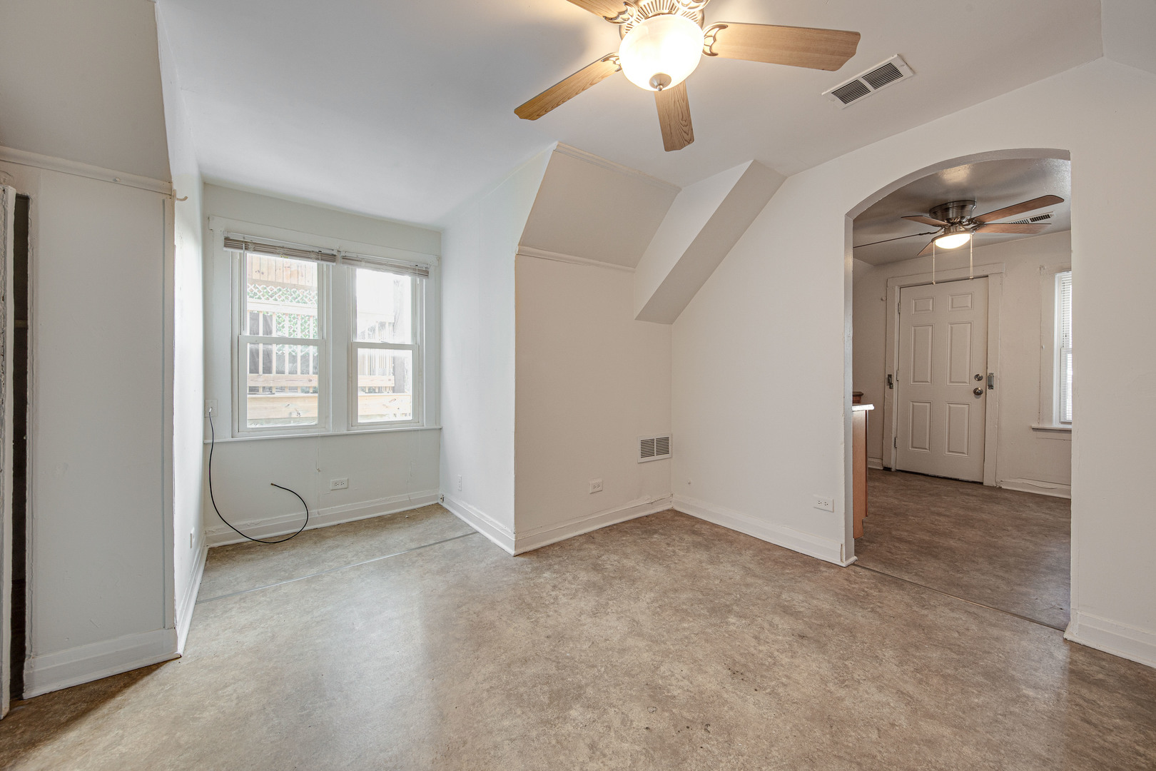 3916 N Ashland Avenue Property Photo 14