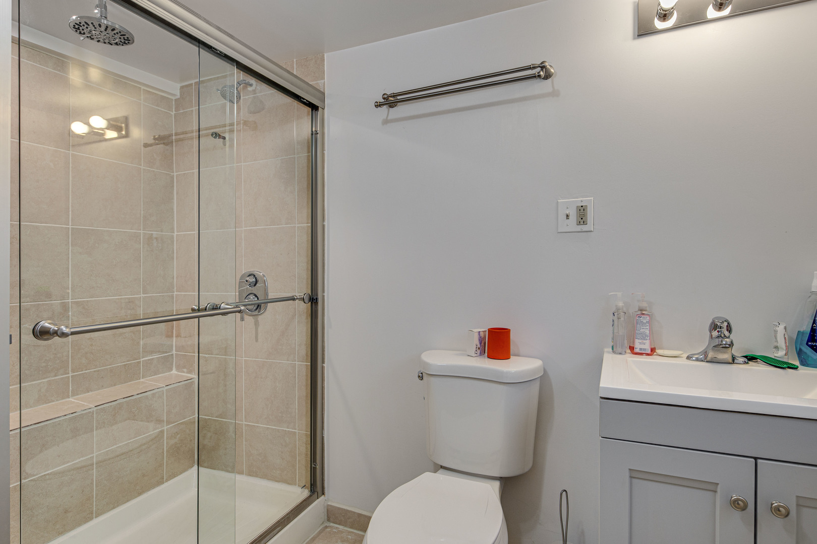 3916 N Ashland Avenue Property Photo 17