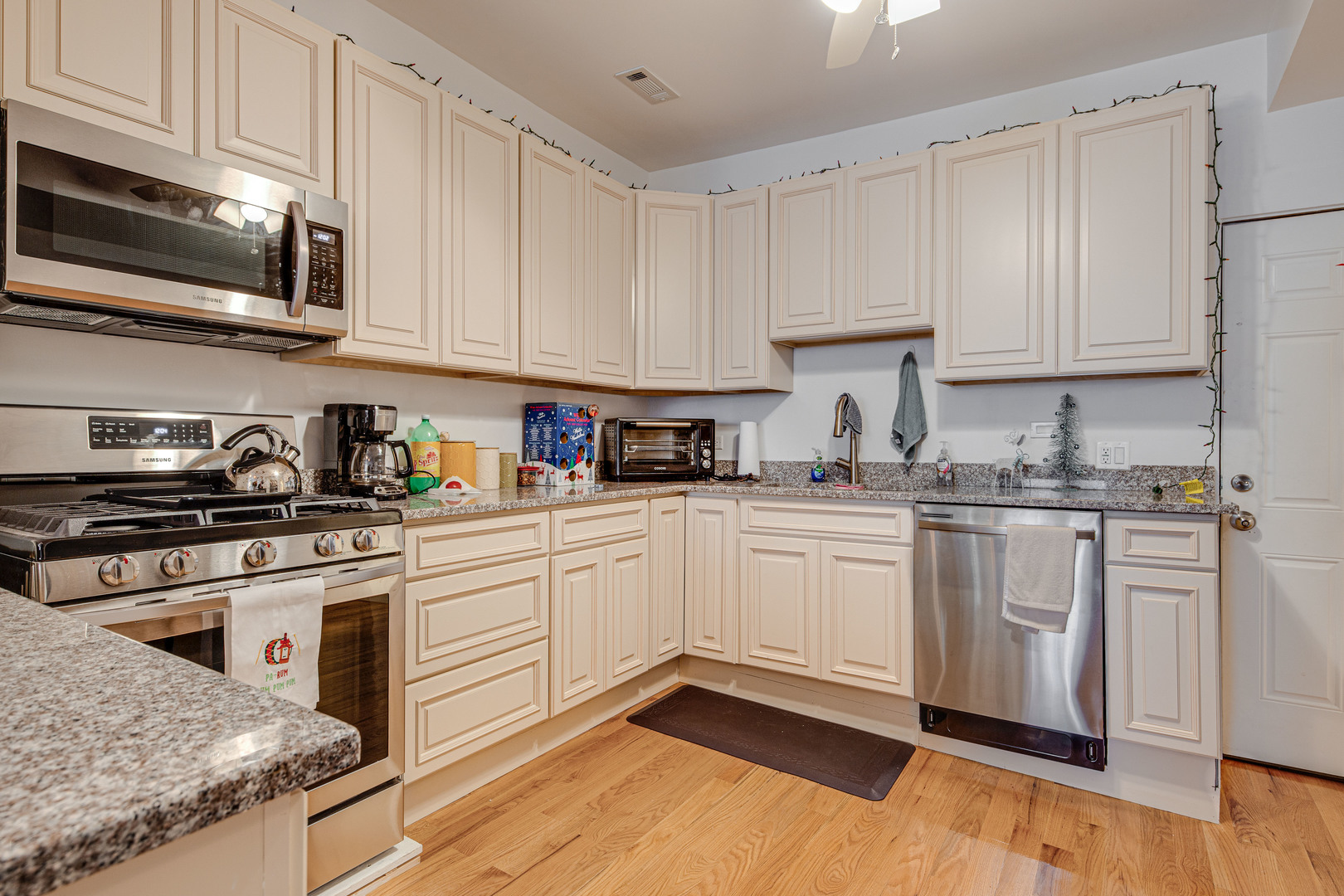 3916 N Ashland Avenue Property Photo 23