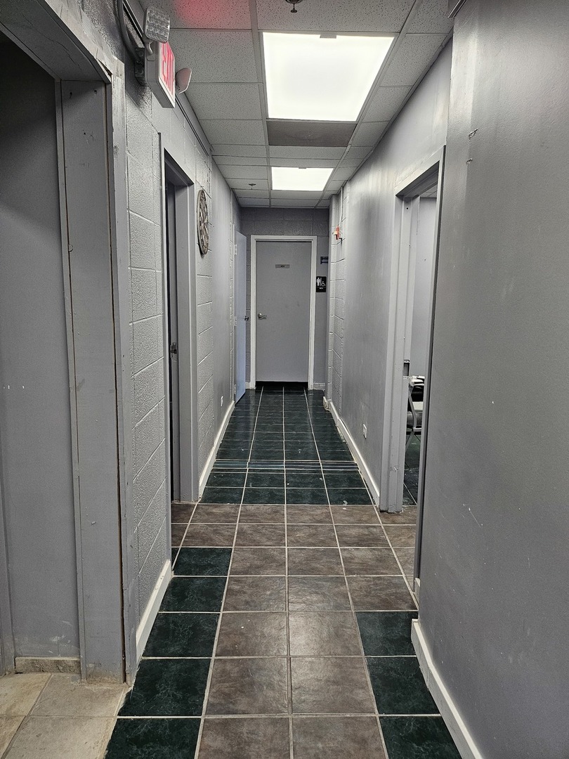 2335 75th Street B Property Photo 8